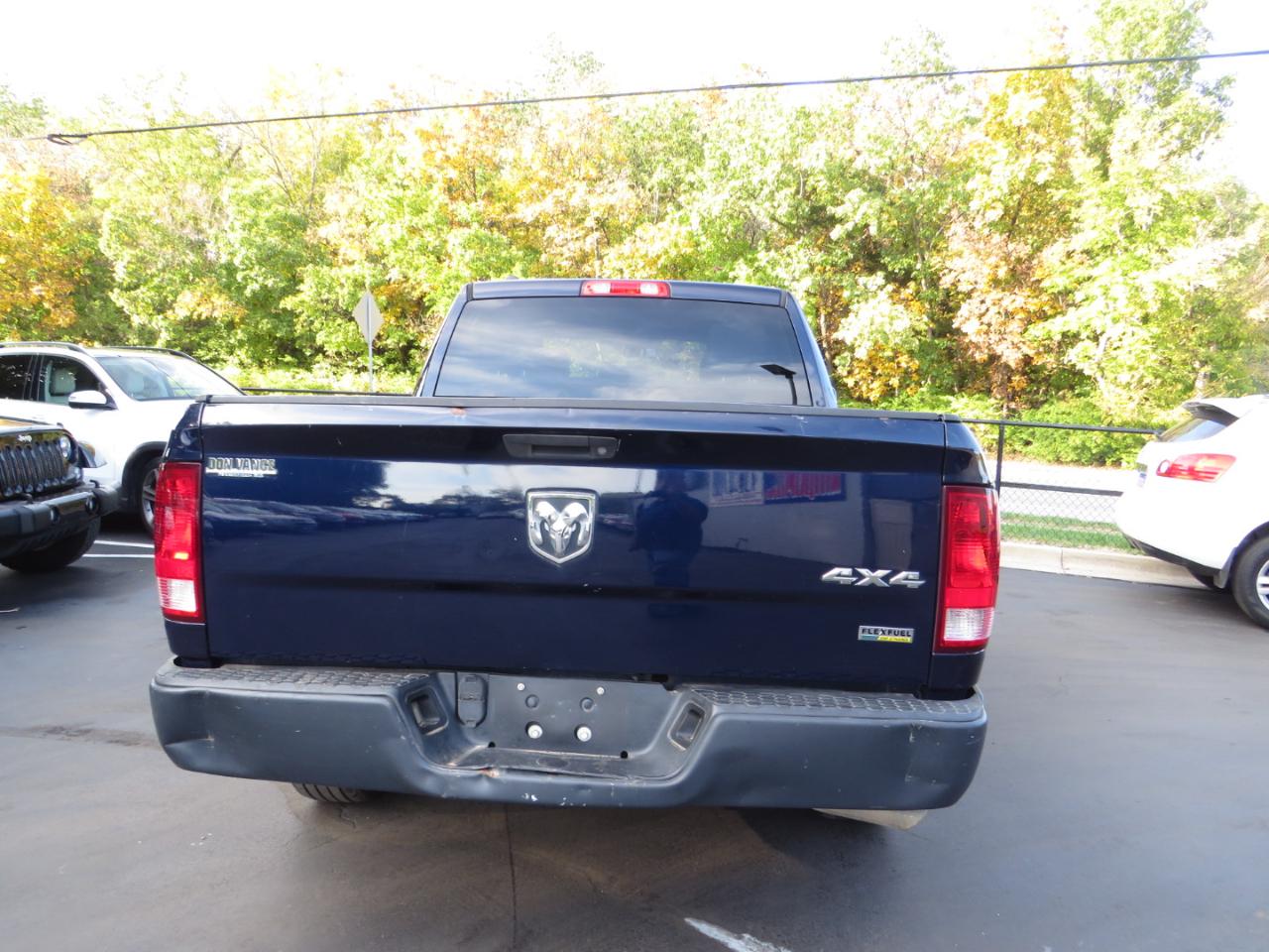 RAM 1500 4WD Crew Cab 140.5" Tradesman 2014