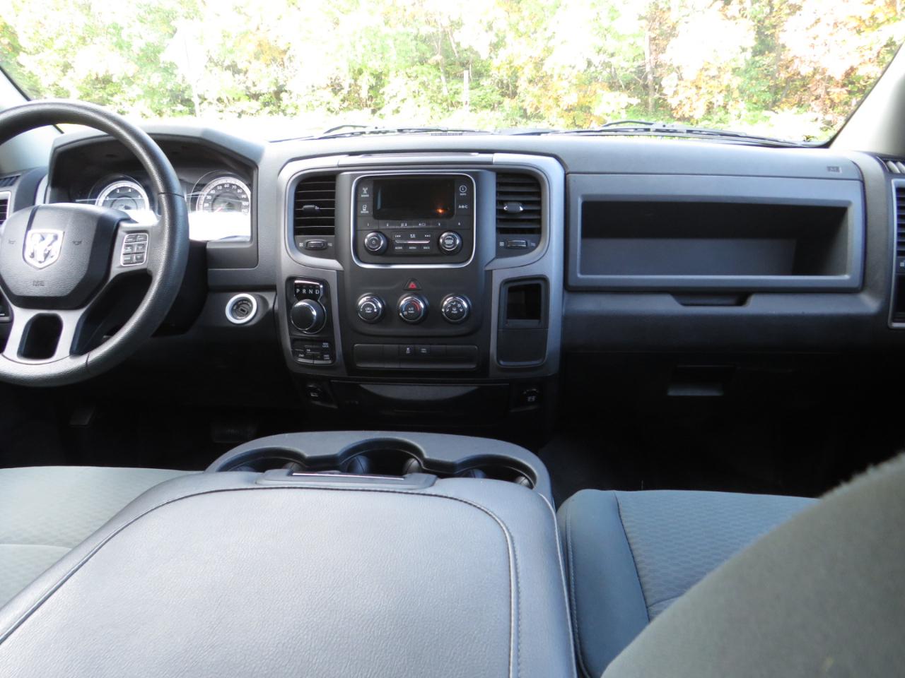 RAM 1500 4WD Crew Cab 140.5" Tradesman 2014