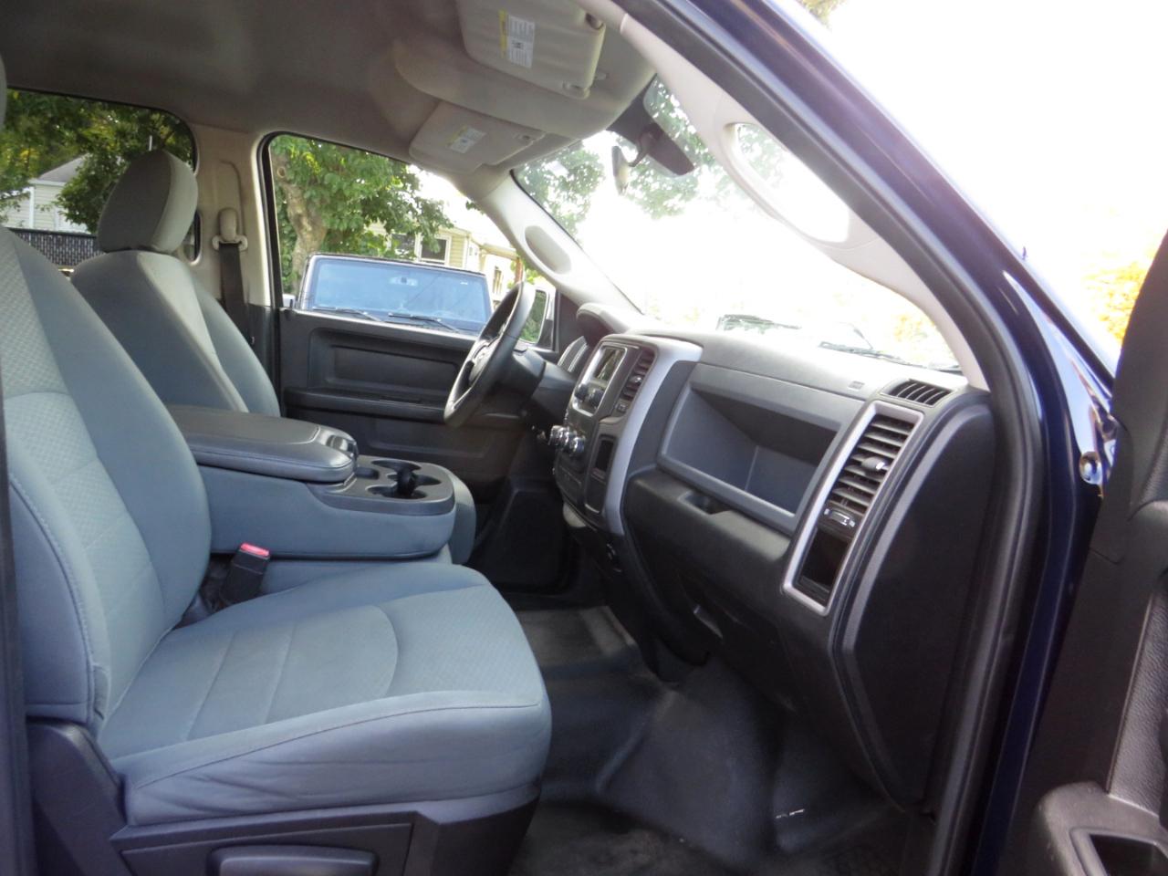 RAM 1500 4WD Crew Cab 140.5" Tradesman 2014
