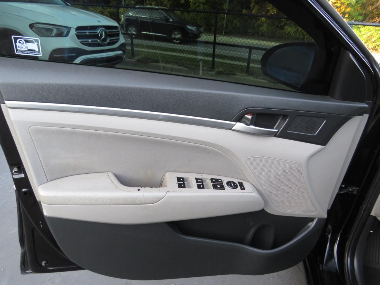Hyundai Elantra SEL Auto 2019