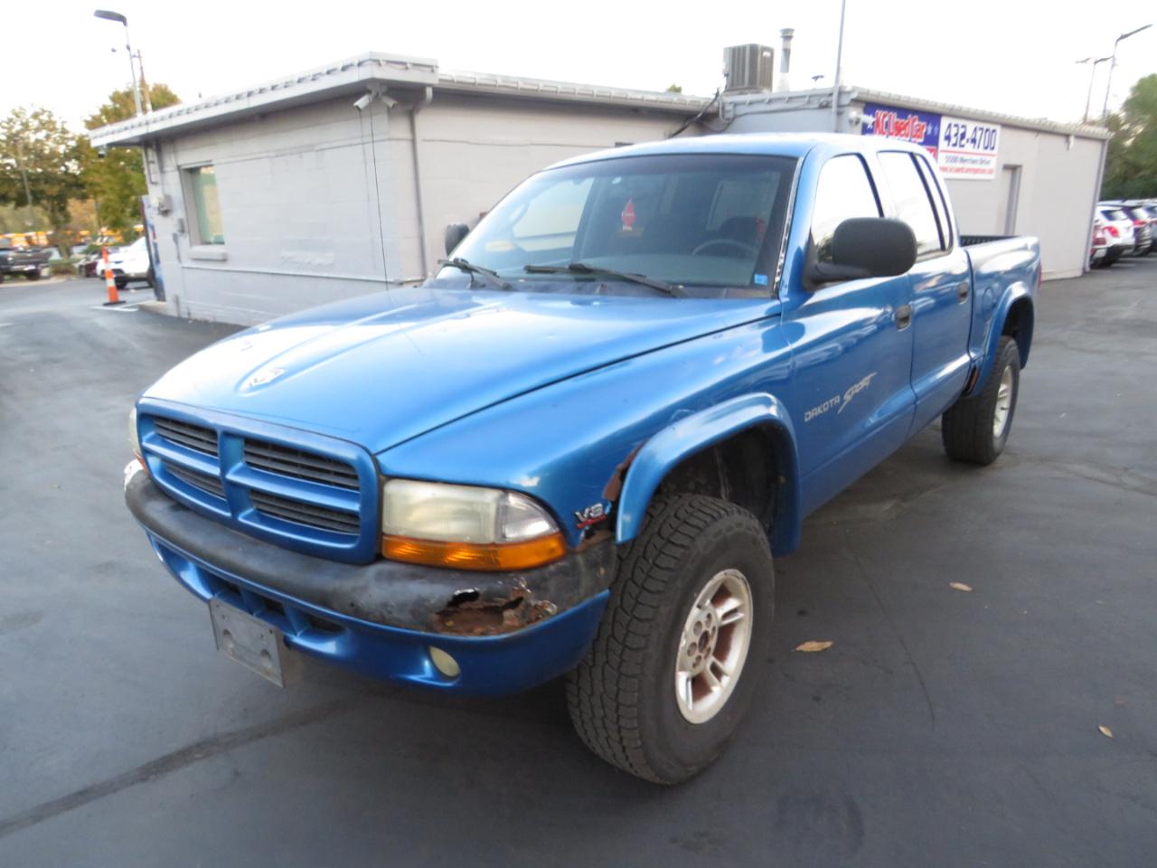 Dodge Dakota Quad Cab 131" WB 4WD Sport 2000
