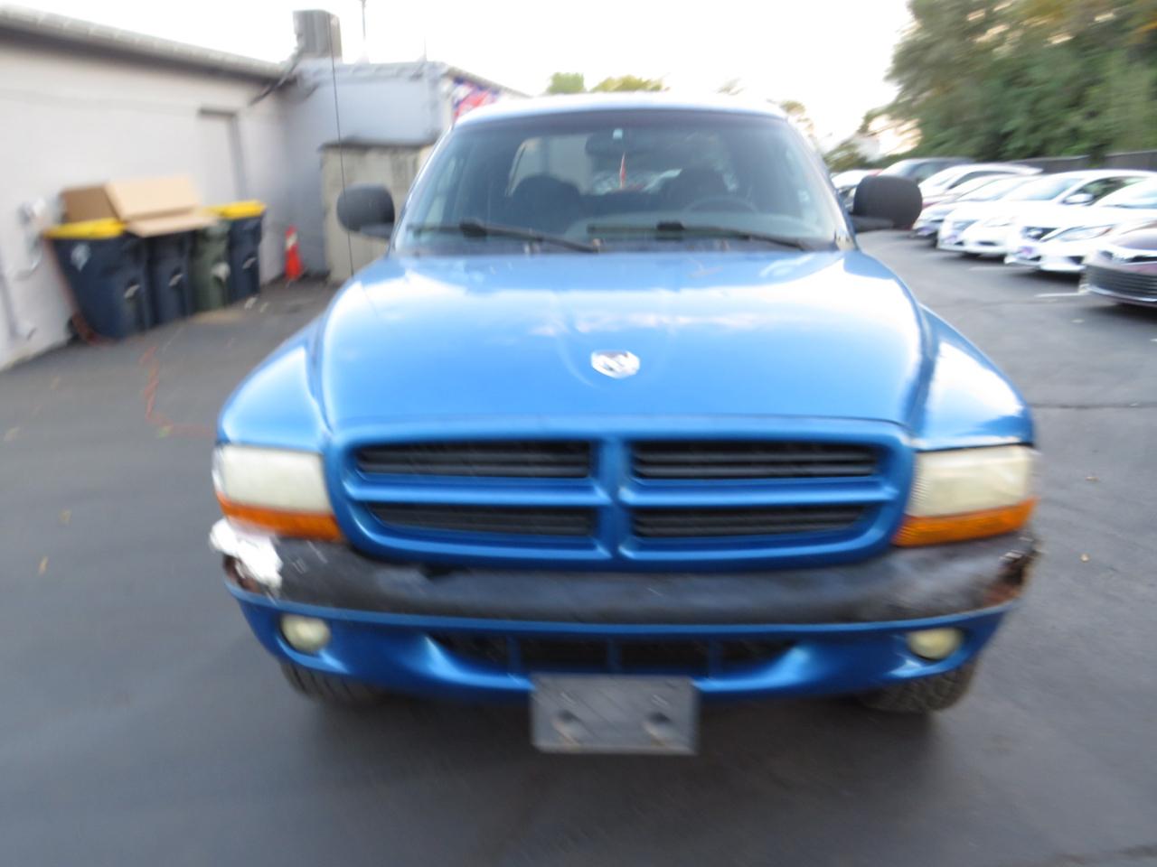 Dodge Dakota Quad Cab 131" WB 4WD Sport 2000