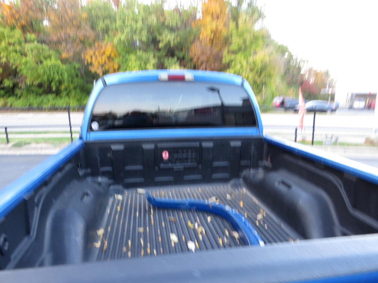 Dodge Dakota Quad Cab 131" WB 4WD Sport 2000