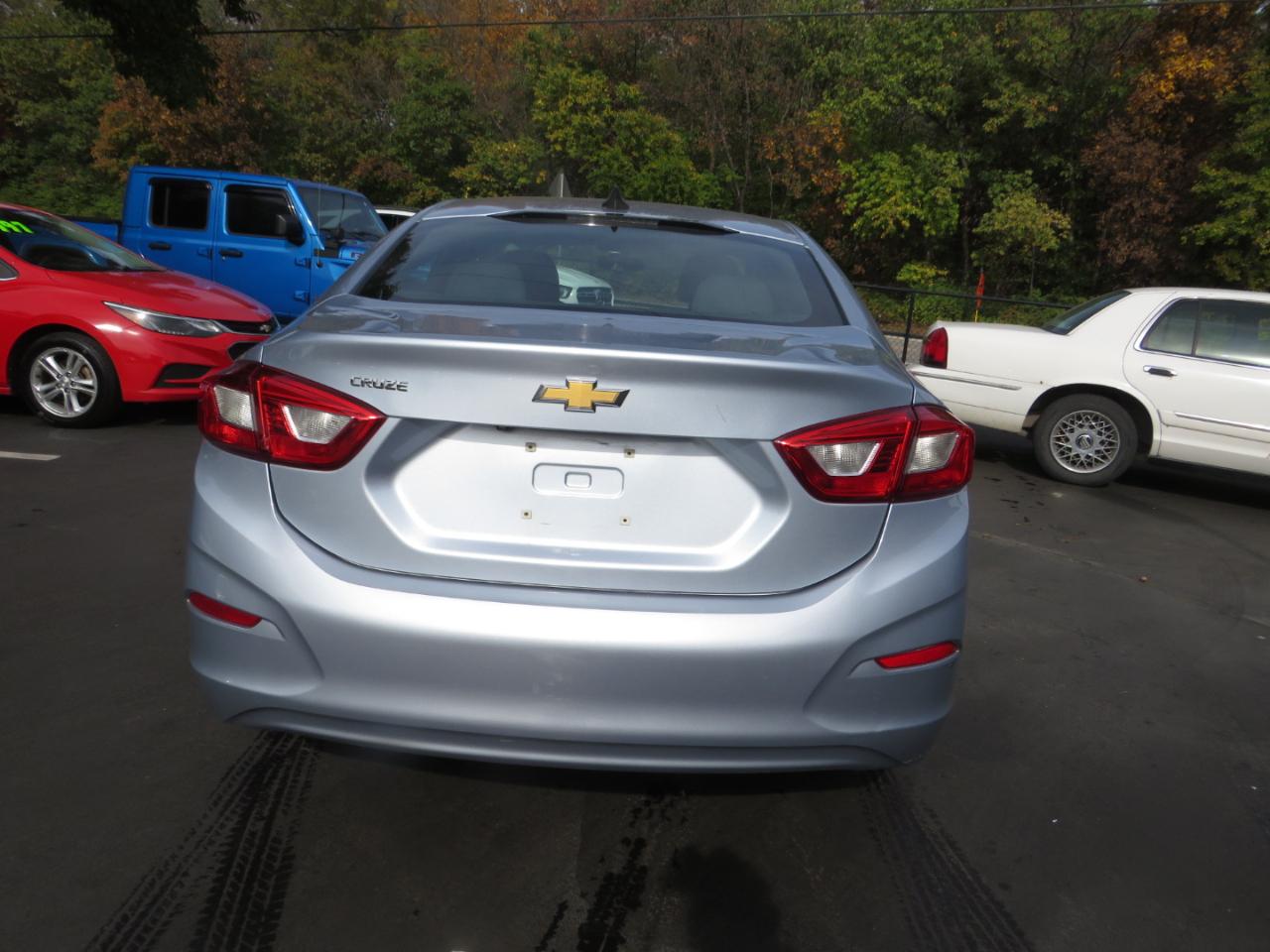 Chevrolet Cruze 4dr Sdn 1.4L LS w/1SA 2018