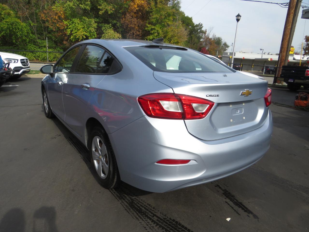 Chevrolet Cruze 4dr Sdn 1.4L LS w/1SA 2018