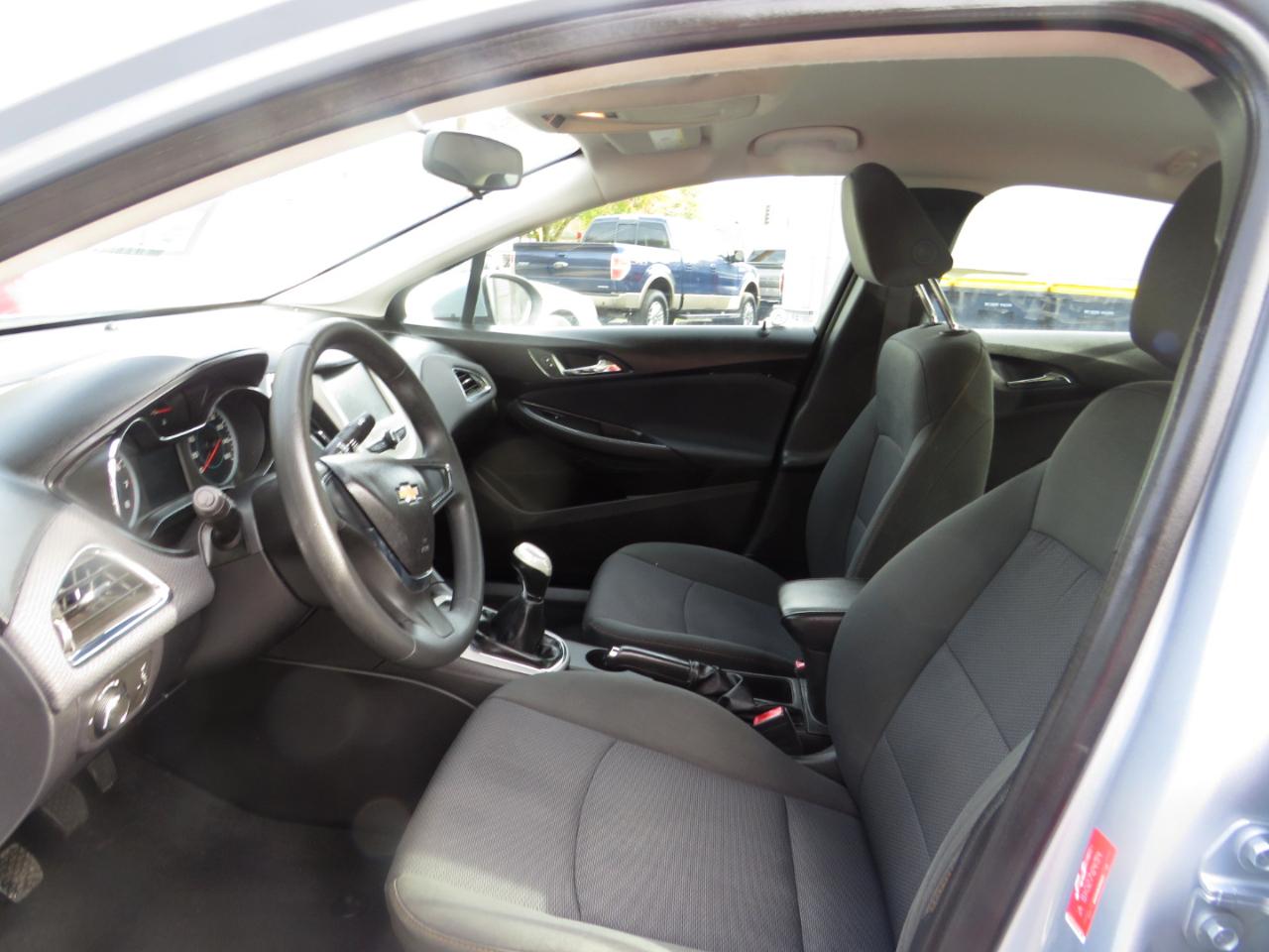 Chevrolet Cruze 4dr Sdn 1.4L LS w/1SA 2018