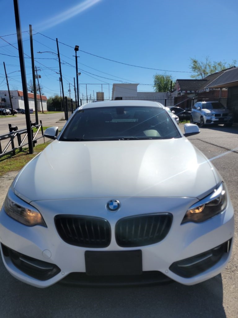 2017 BMW 2 Series 230i's photo