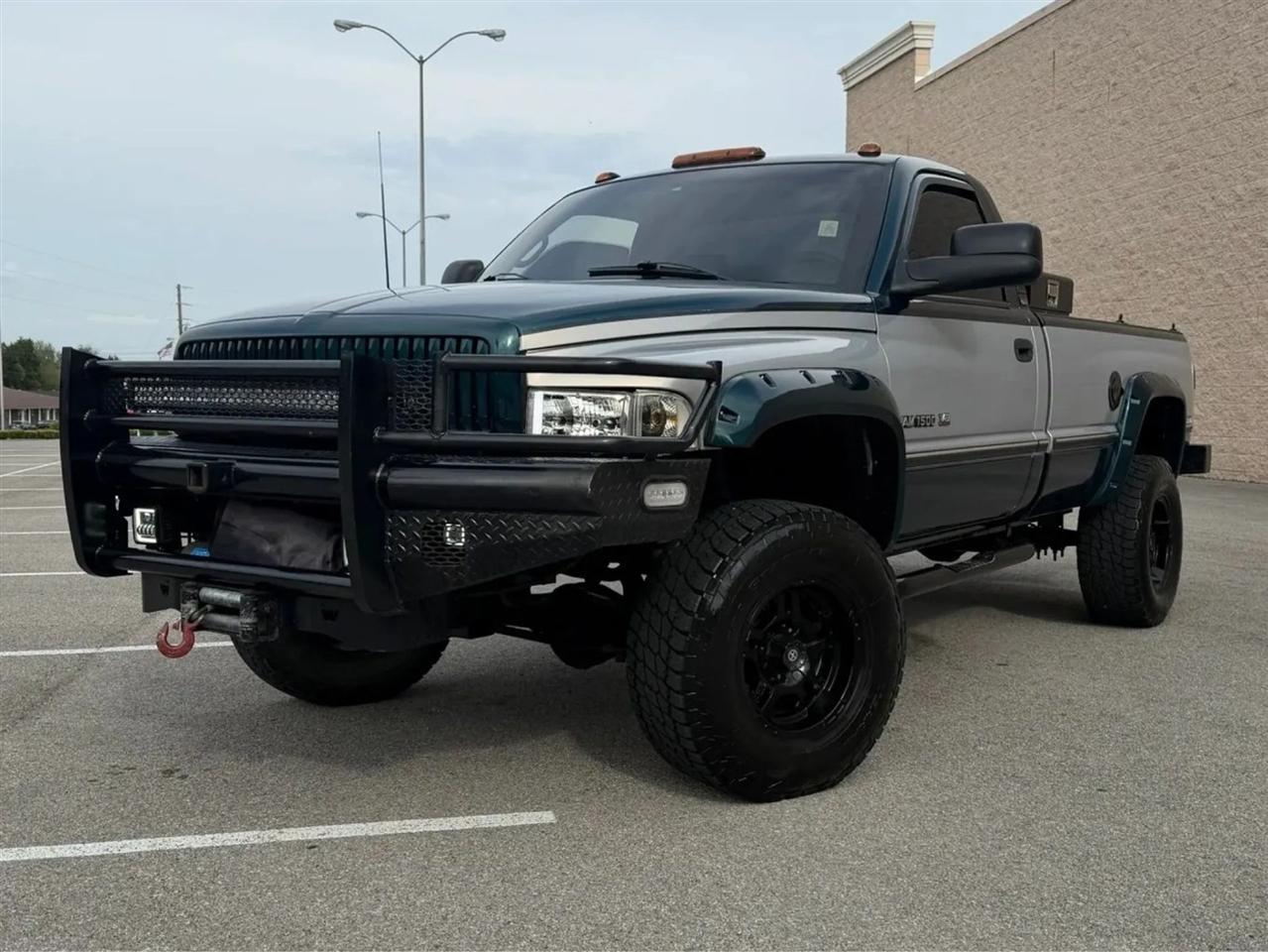 Dodge Ram 1500 Reg Cab 119" WB 4WD 1997