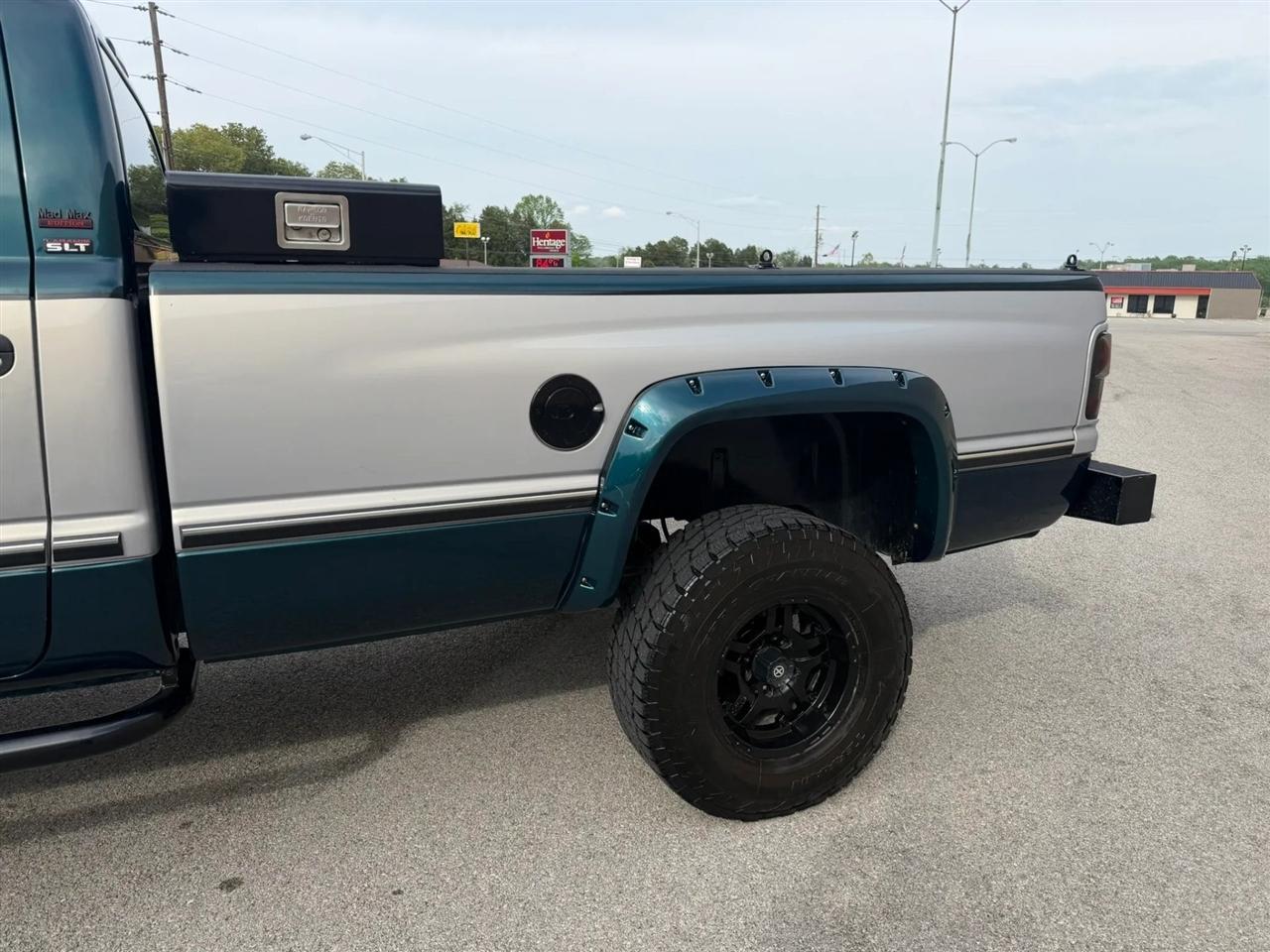 Dodge Ram 1500 Reg Cab 119" WB 4WD 1997