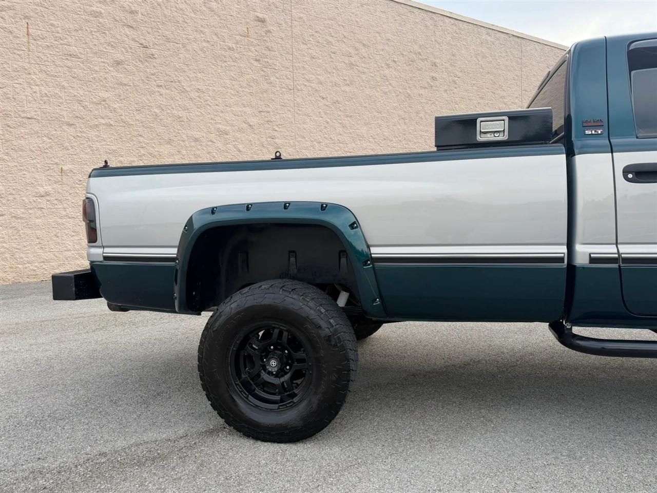 Dodge Ram 1500 Reg Cab 119" WB 4WD 1997