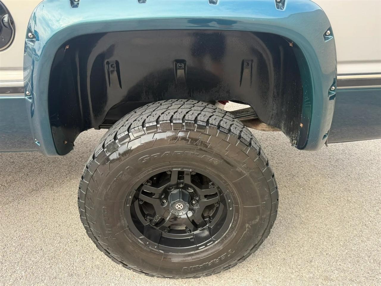 Dodge Ram 1500 Reg Cab 119" WB 4WD 1997