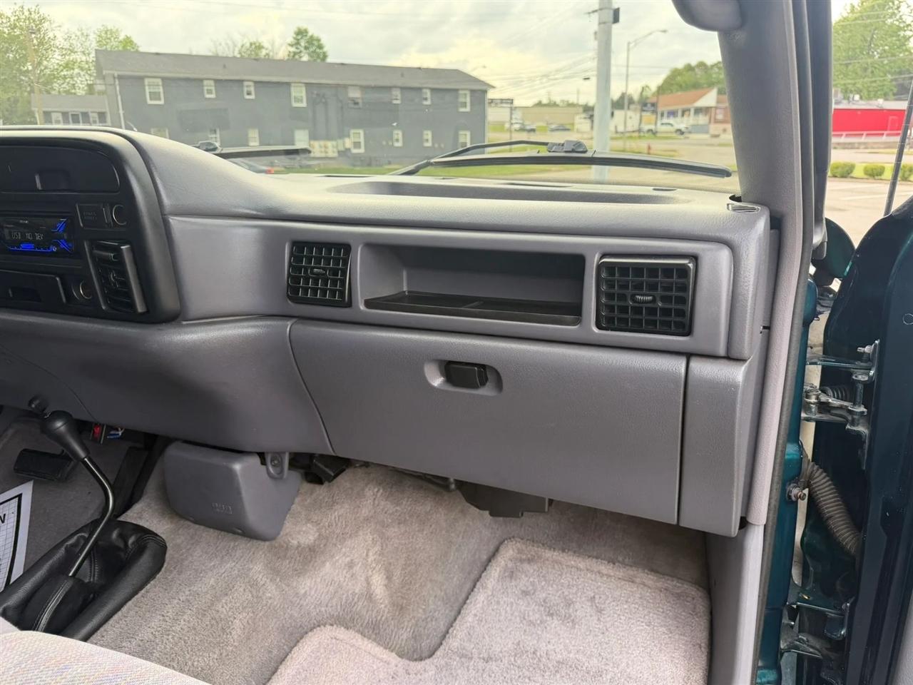 Dodge Ram 1500 Reg Cab 119" WB 4WD 1997