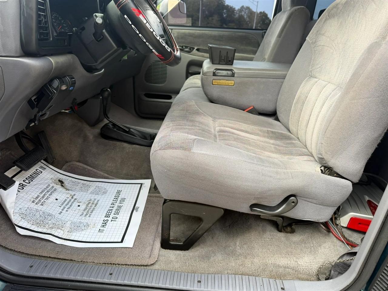 Dodge Ram 1500 Reg Cab 119" WB 4WD 1997