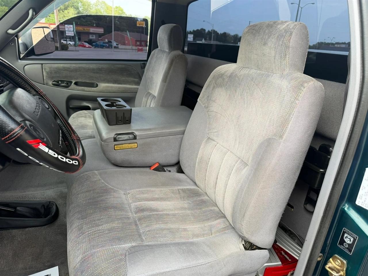 Dodge Ram 1500 Reg Cab 119" WB 4WD 1997