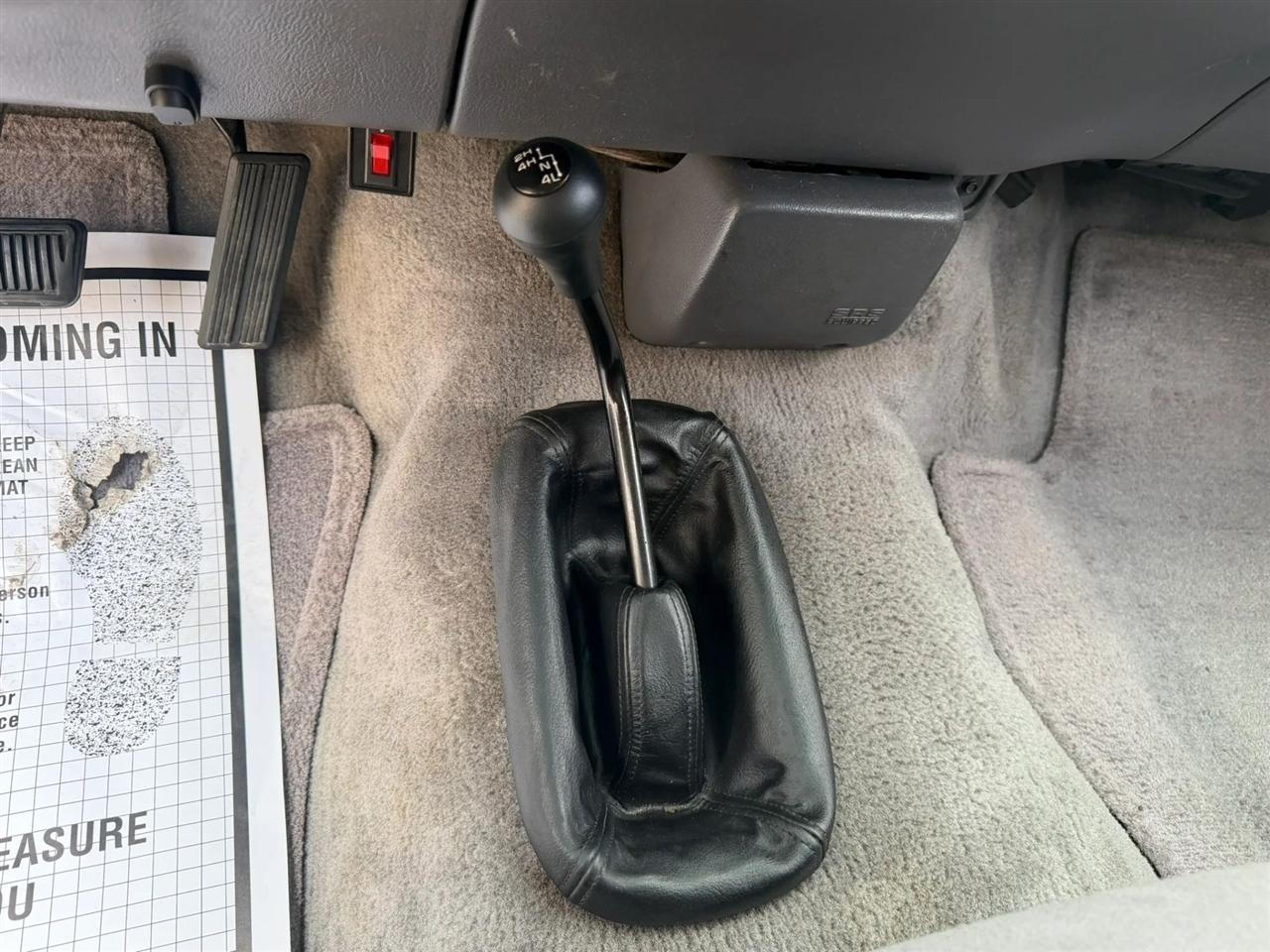 Dodge Ram 1500 Reg Cab 119" WB 4WD 1997