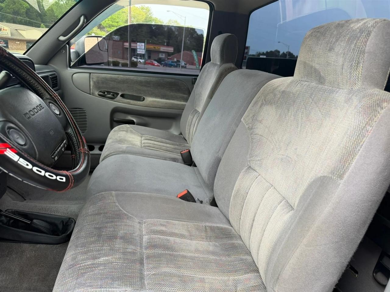 Dodge Ram 1500 Reg Cab 119" WB 4WD 1997
