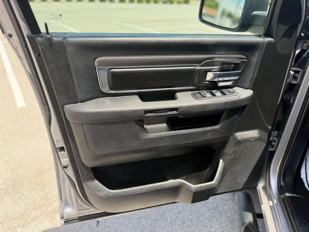 RAM 1500 Classic Warlock 4x4 Quad Cab 6'4" Box 2021