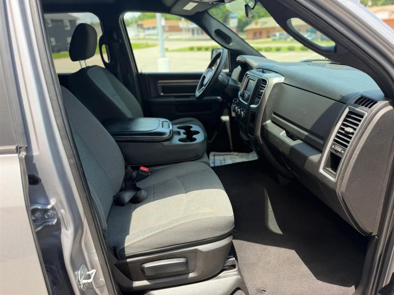 RAM 1500 Classic Warlock 4x4 Quad Cab 6'4" Box 2021