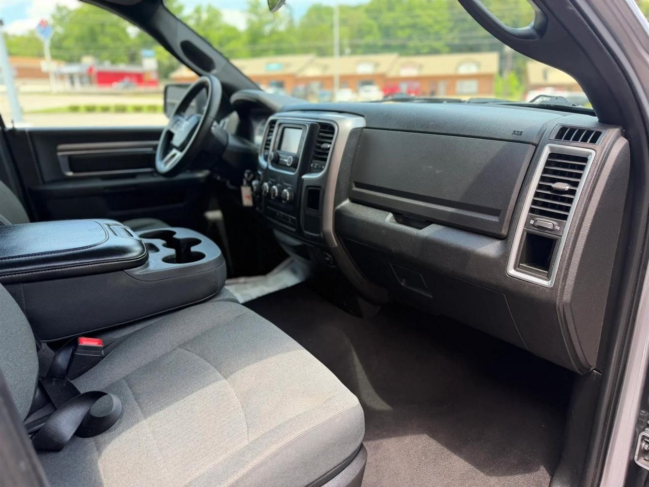 RAM 1500 Classic Warlock 4x4 Quad Cab 6'4" Box 2021