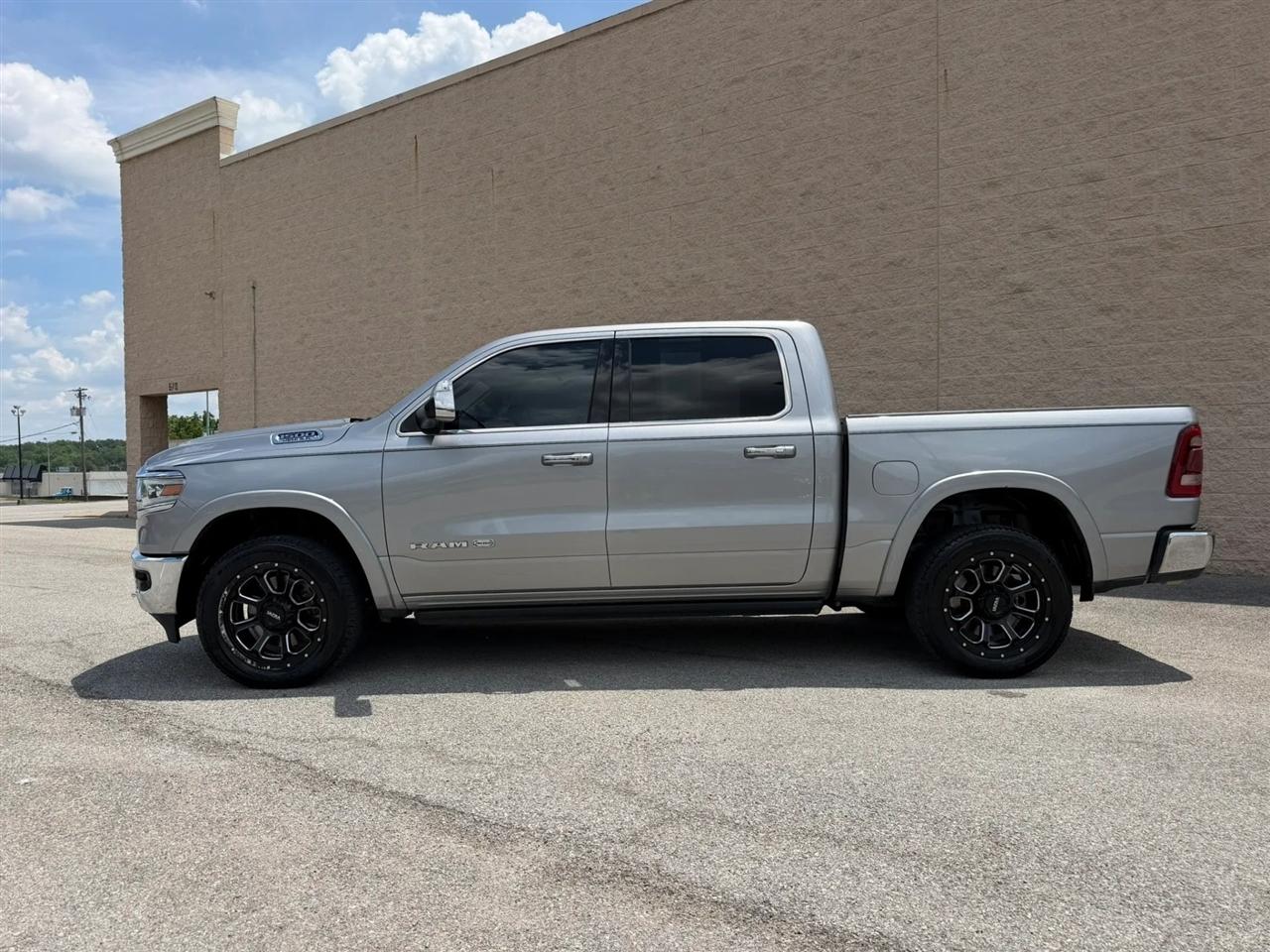 RAM 1500 Longhorn 4x4 Crew Cab 5'7" Box 2019