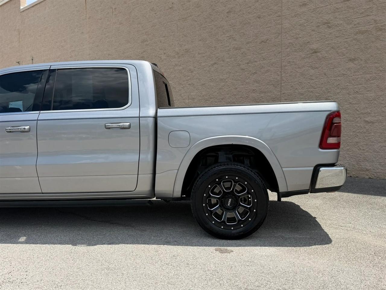 RAM 1500 Longhorn 4x4 Crew Cab 5'7" Box 2019