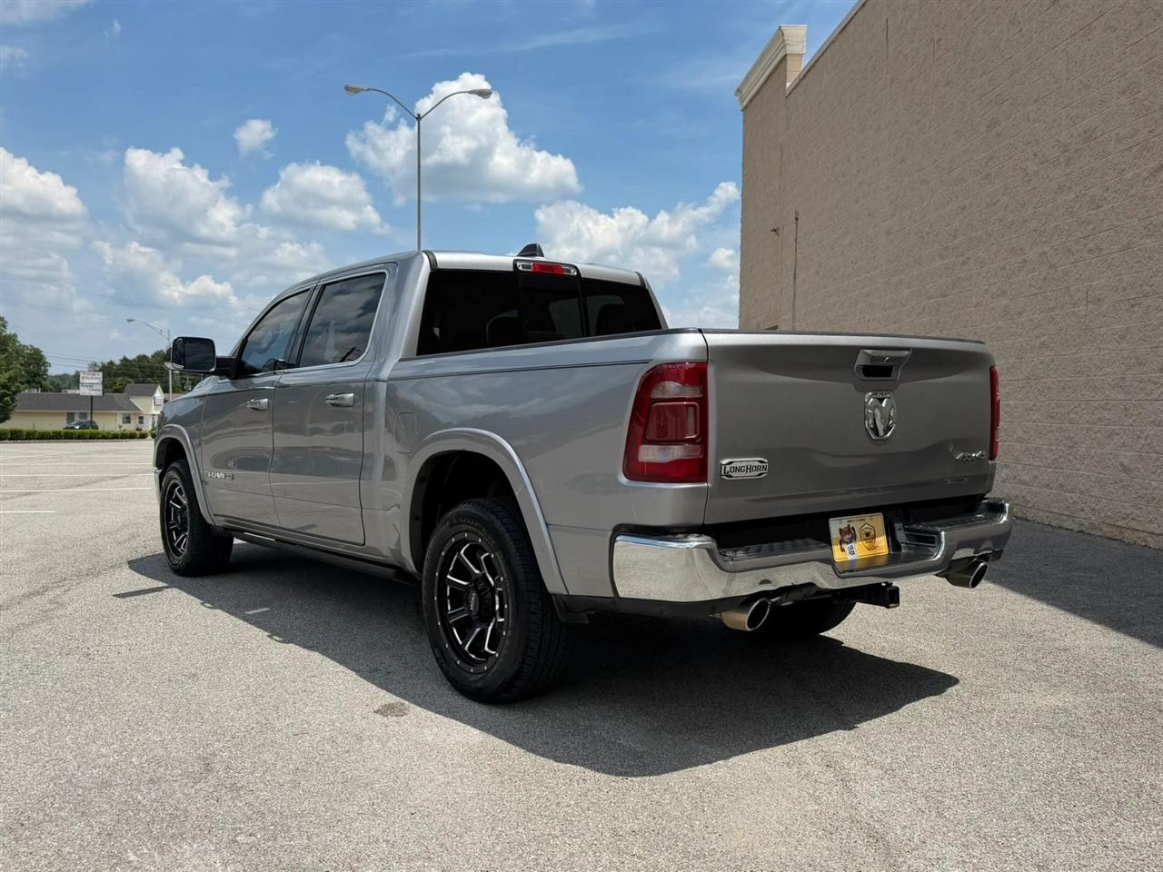 RAM 1500 Longhorn 4x4 Crew Cab 5'7" Box 2019