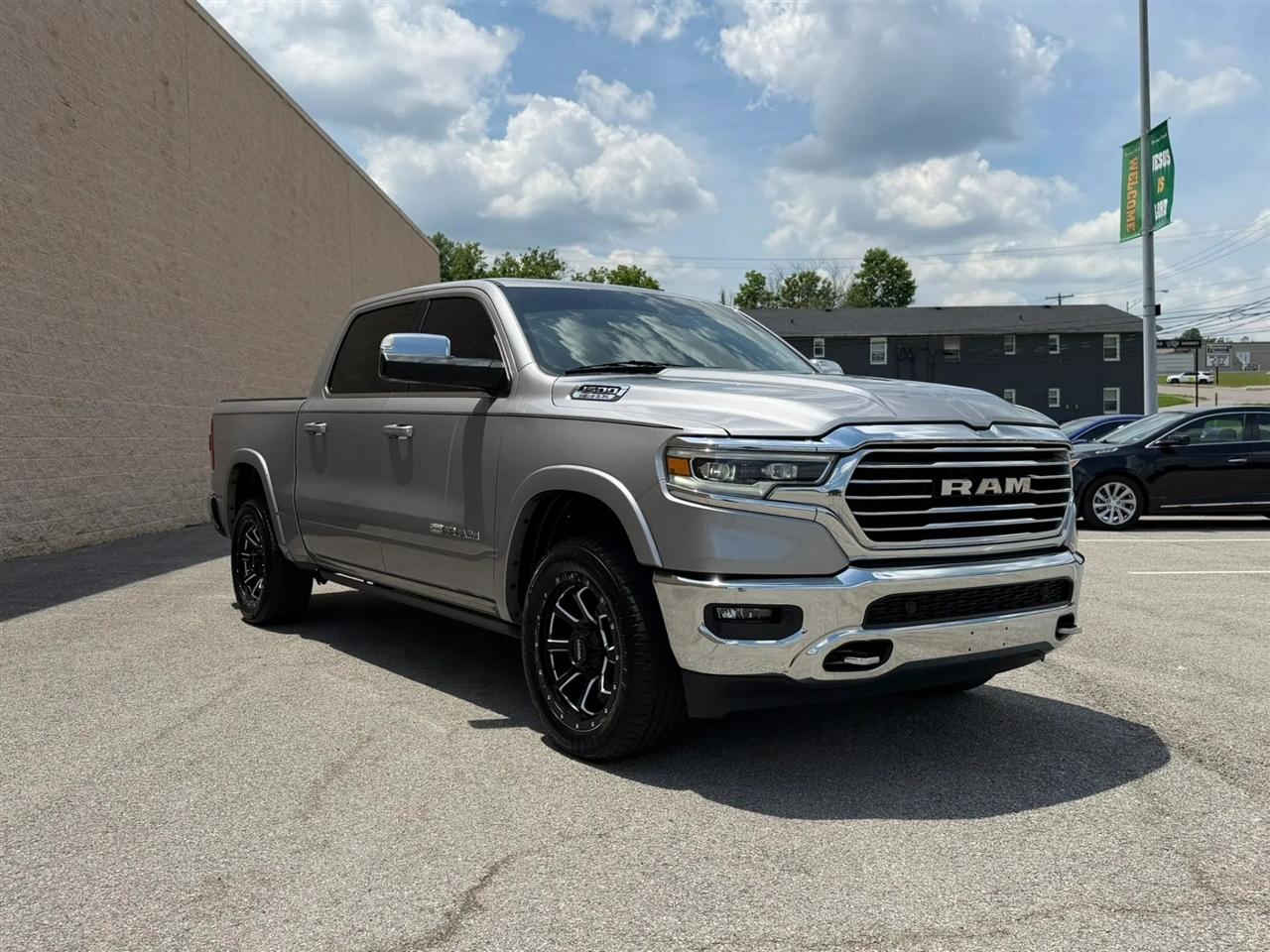 RAM 1500 Longhorn 4x4 Crew Cab 5'7" Box 2019