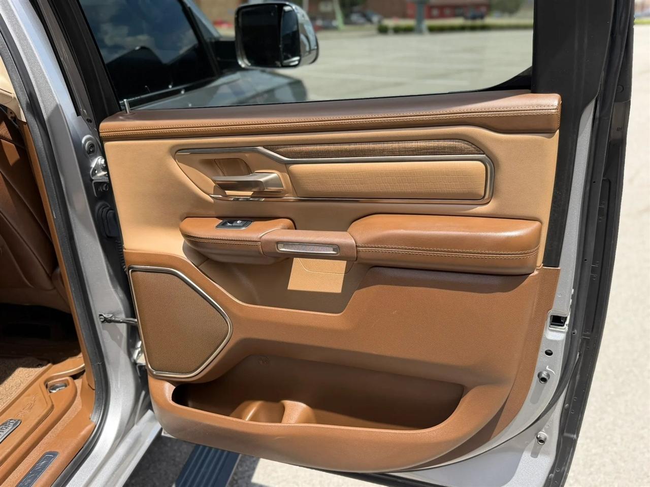 RAM 1500 Longhorn 4x4 Crew Cab 5'7" Box 2019