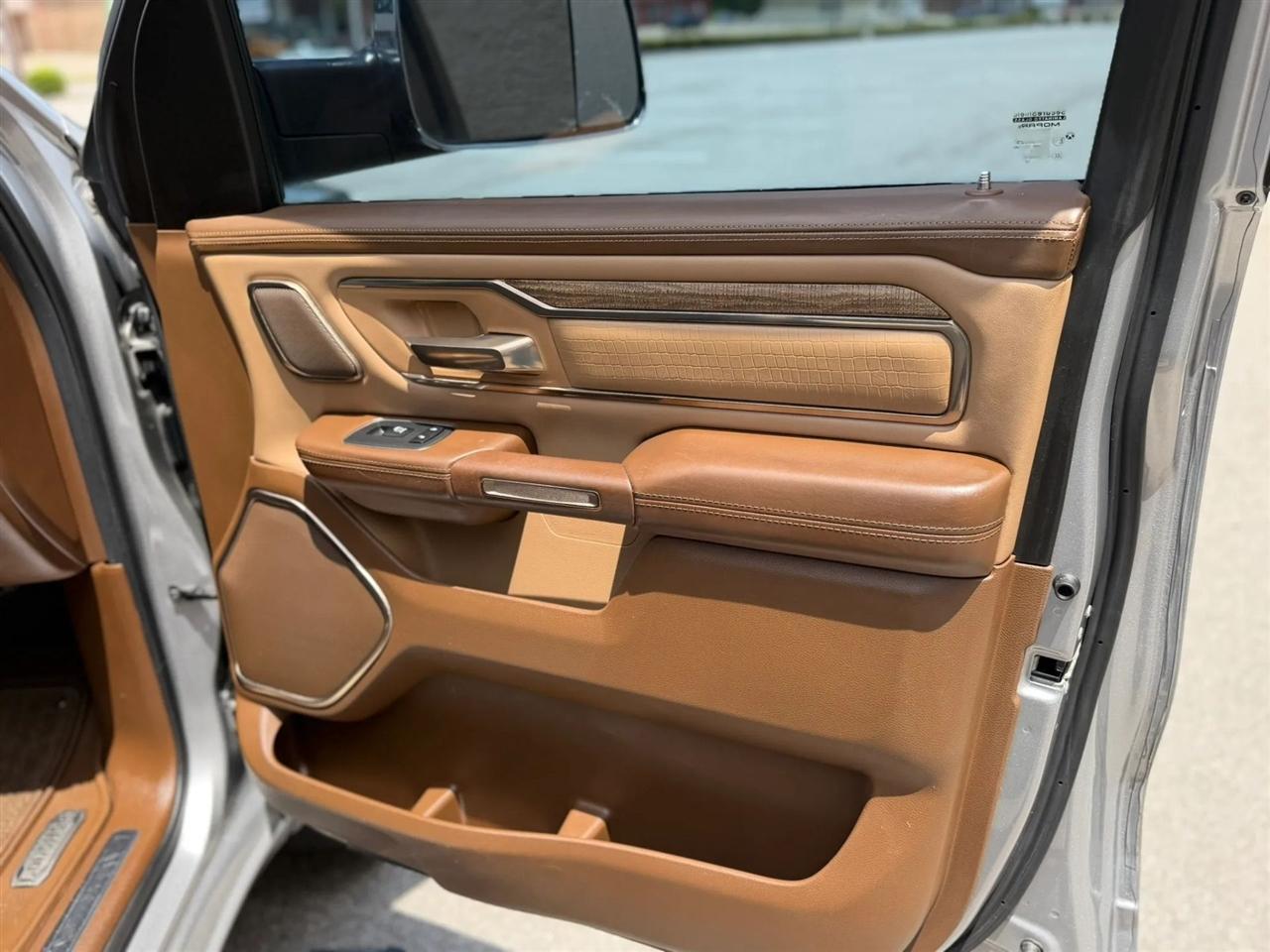 RAM 1500 Longhorn 4x4 Crew Cab 5'7" Box 2019