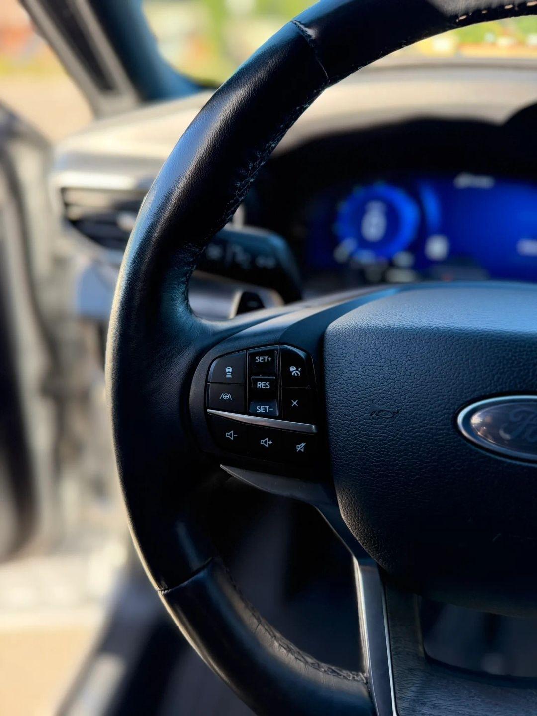 Ford Explorer Platinum 4WD 2020