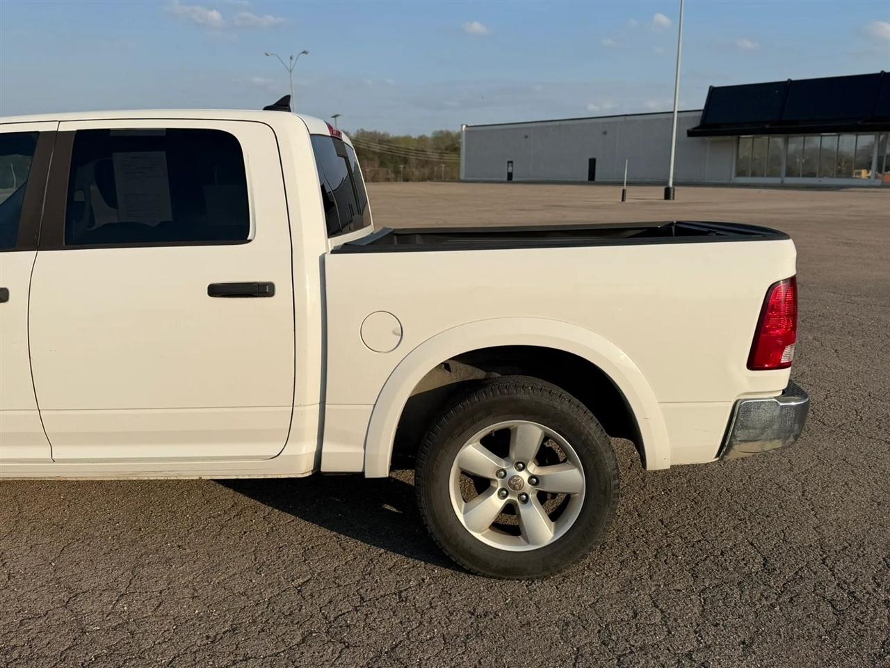 RAM 1500 2WD Crew Cab 140.5" Outdoorsman 2014