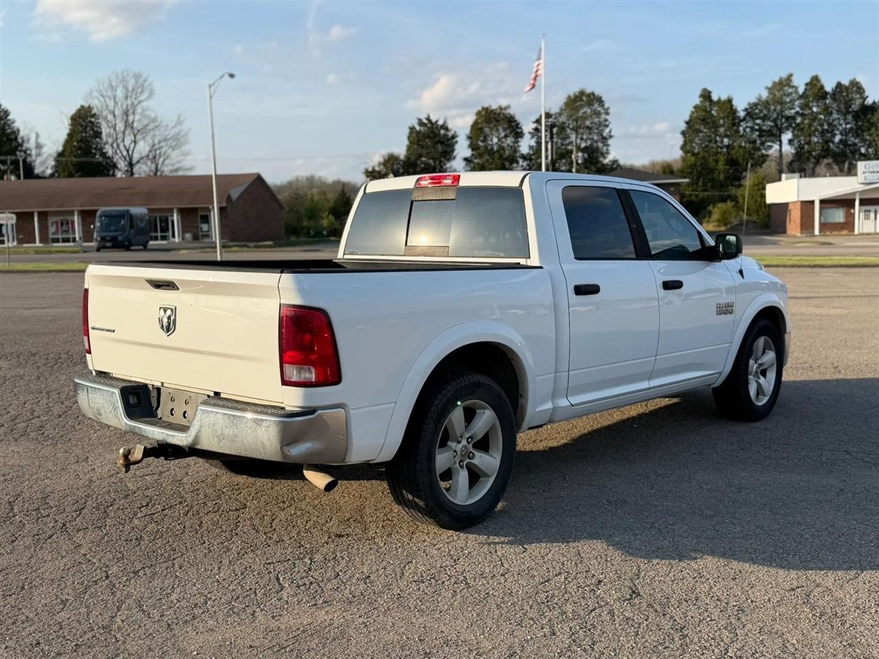 RAM 1500 2WD Crew Cab 140.5" Outdoorsman 2014