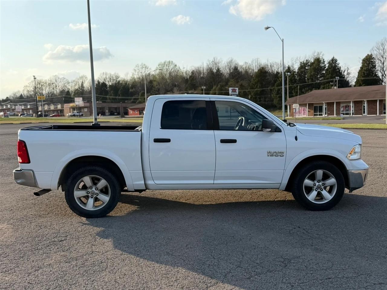 RAM 1500 2WD Crew Cab 140.5" Outdoorsman 2014
