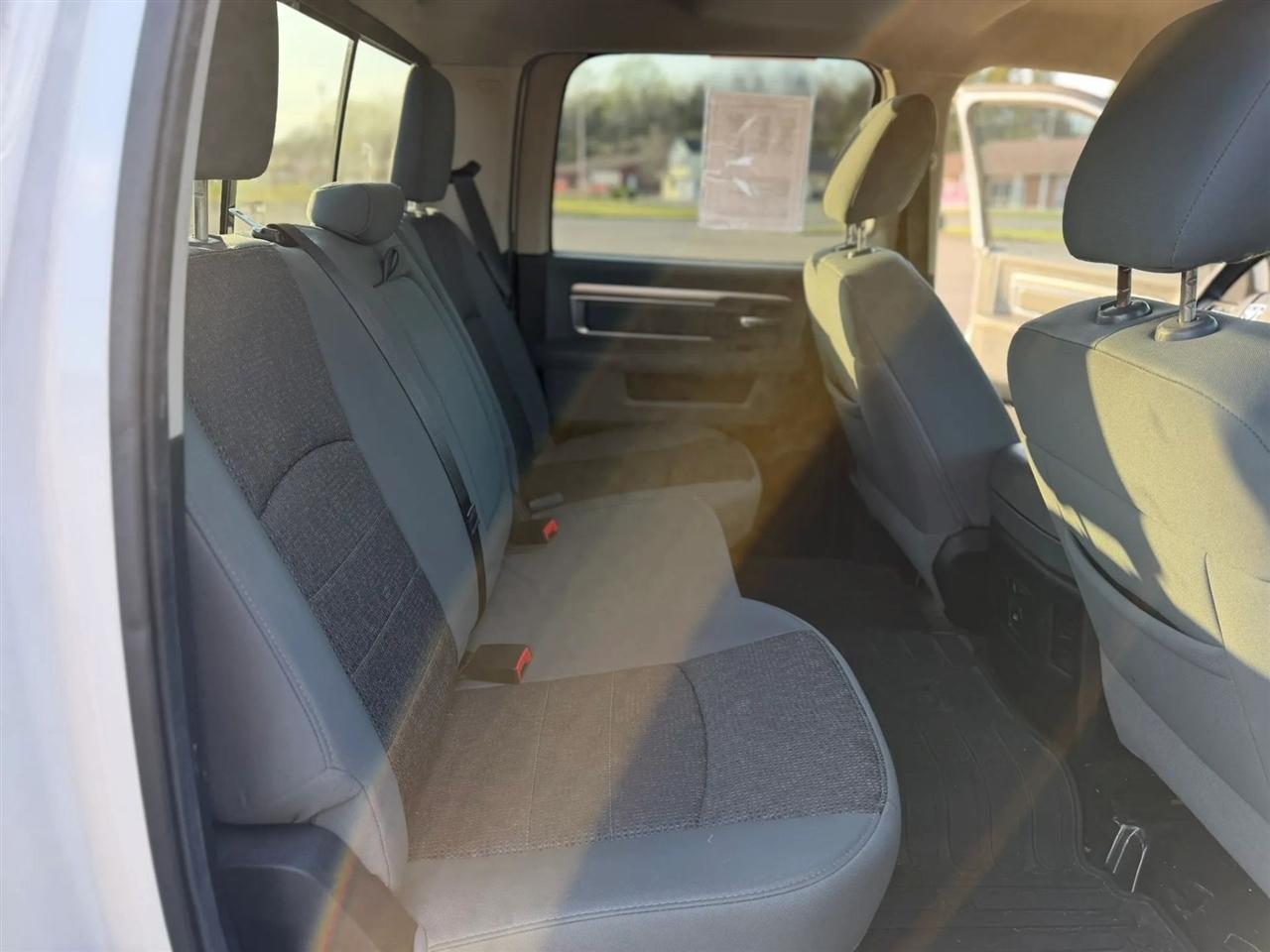 RAM 1500 2WD Crew Cab 140.5" Outdoorsman 2014