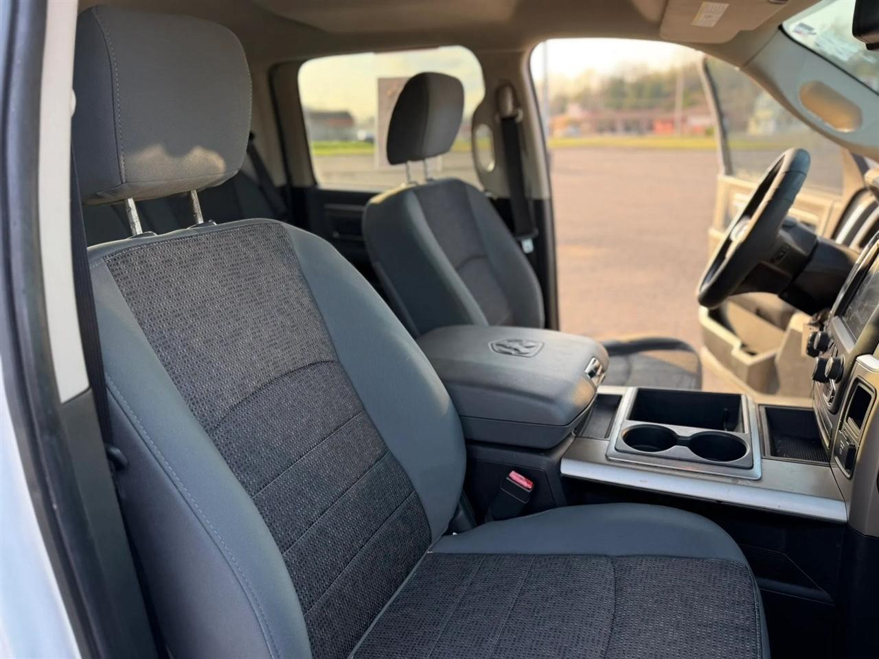 RAM 1500 2WD Crew Cab 140.5" Outdoorsman 2014