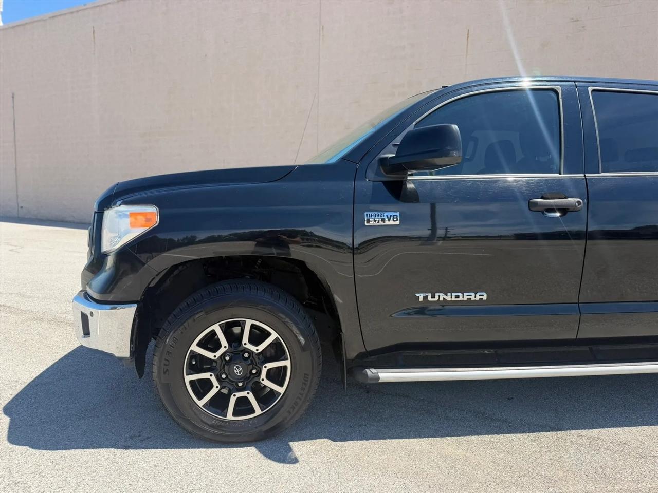 Toyota Tundra 4WD TRD Pro CrewMax 5.5' Bed 5.7L (Natl) 2017