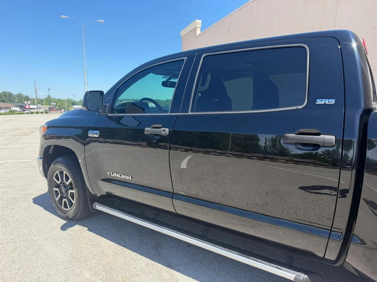 Toyota Tundra 4WD TRD Pro CrewMax 5.5' Bed 5.7L (Natl) 2017