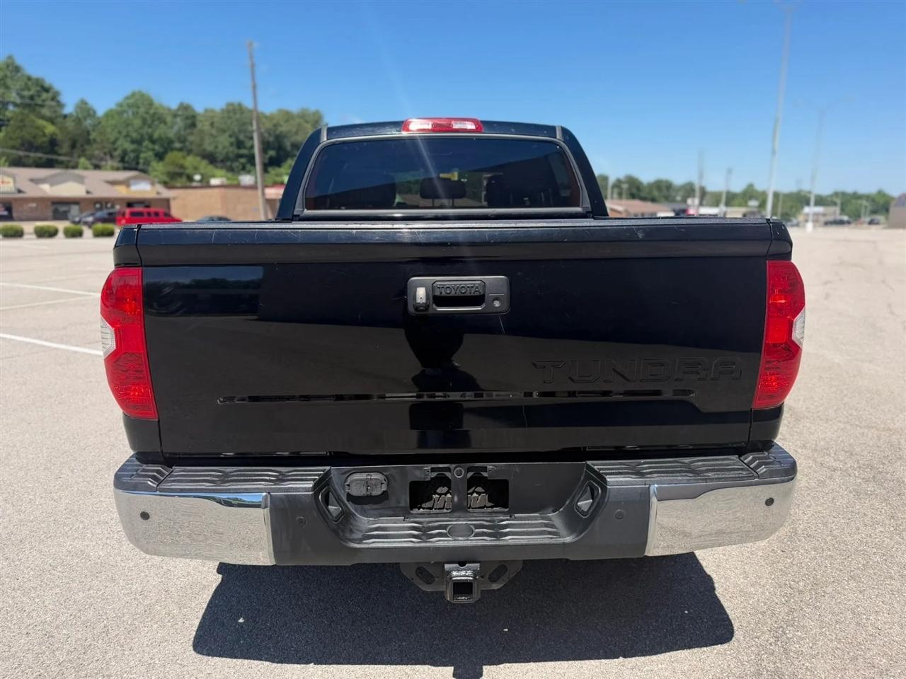Toyota Tundra 4WD TRD Pro CrewMax 5.5' Bed 5.7L (Natl) 2017