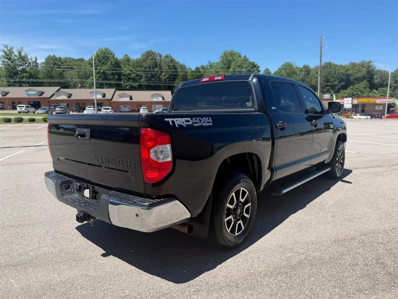 Toyota Tundra 4WD TRD Pro CrewMax 5.5' Bed 5.7L (Natl) 2017