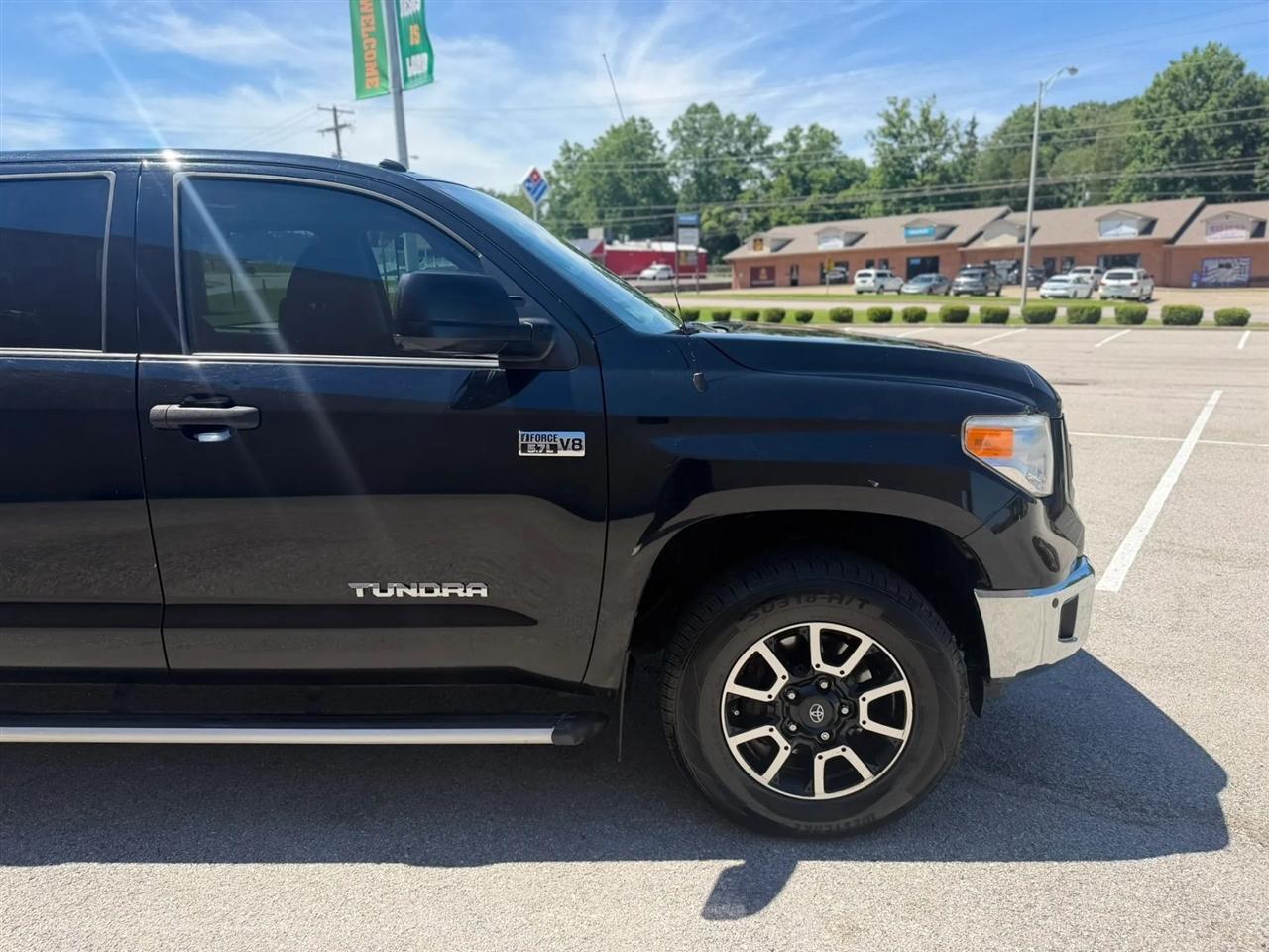 Toyota Tundra 4WD TRD Pro CrewMax 5.5' Bed 5.7L (Natl) 2017