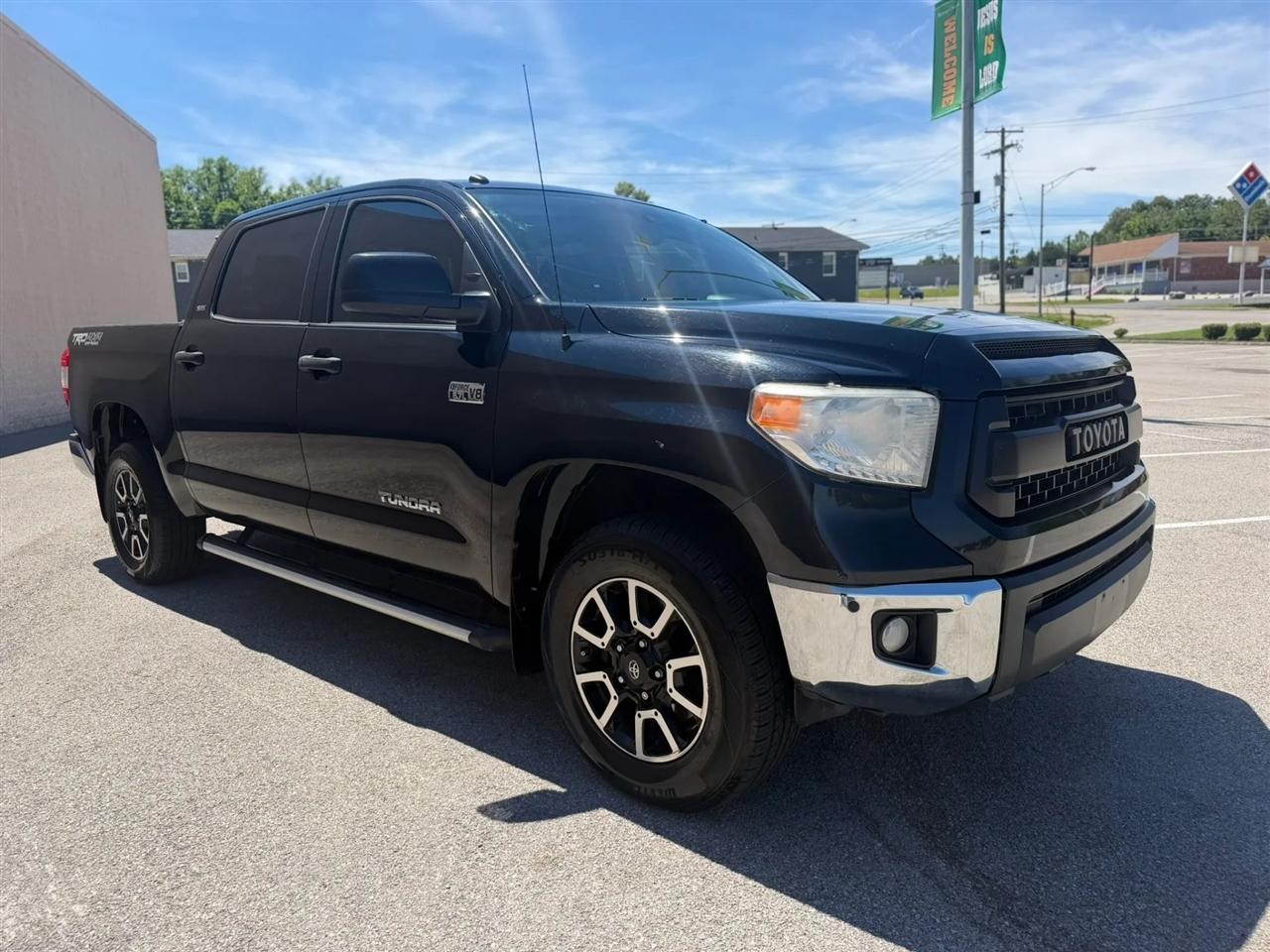 Toyota Tundra 4WD TRD Pro CrewMax 5.5' Bed 5.7L (Natl) 2017