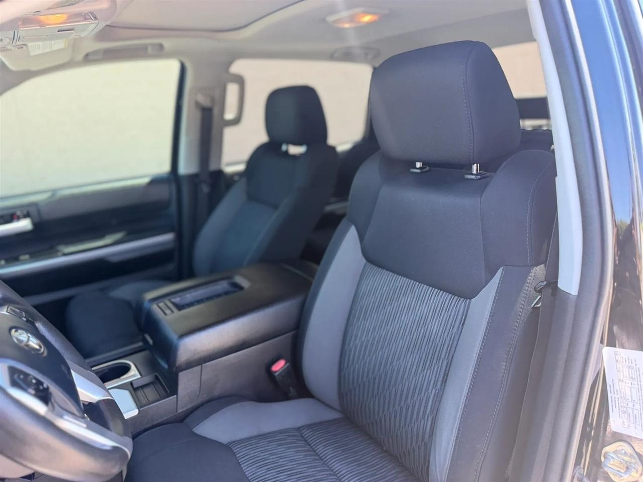 Toyota Tundra 4WD TRD Pro CrewMax 5.5' Bed 5.7L (Natl) 2017