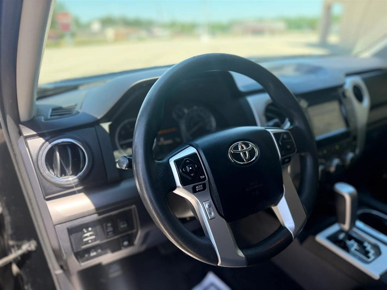 Toyota Tundra 4WD TRD Pro CrewMax 5.5' Bed 5.7L (Natl) 2017