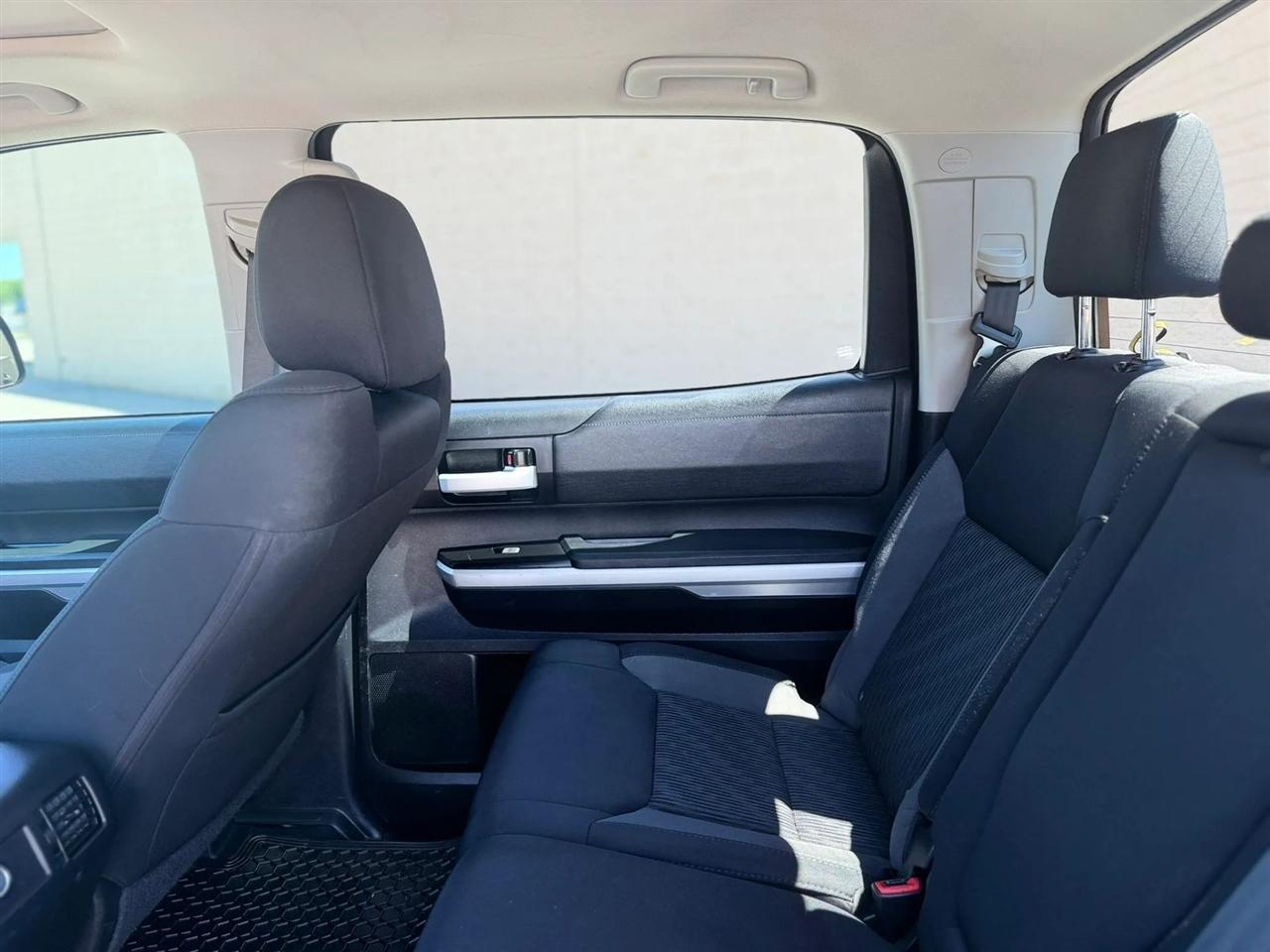 Toyota Tundra 4WD TRD Pro CrewMax 5.5' Bed 5.7L (Natl) 2017