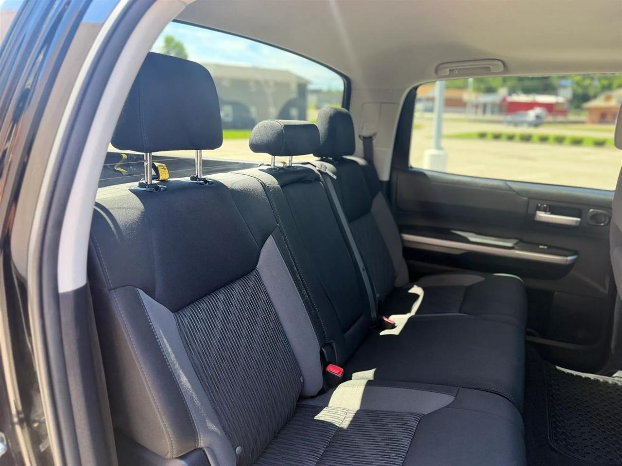 Toyota Tundra 4WD TRD Pro CrewMax 5.5' Bed 5.7L (Natl) 2017