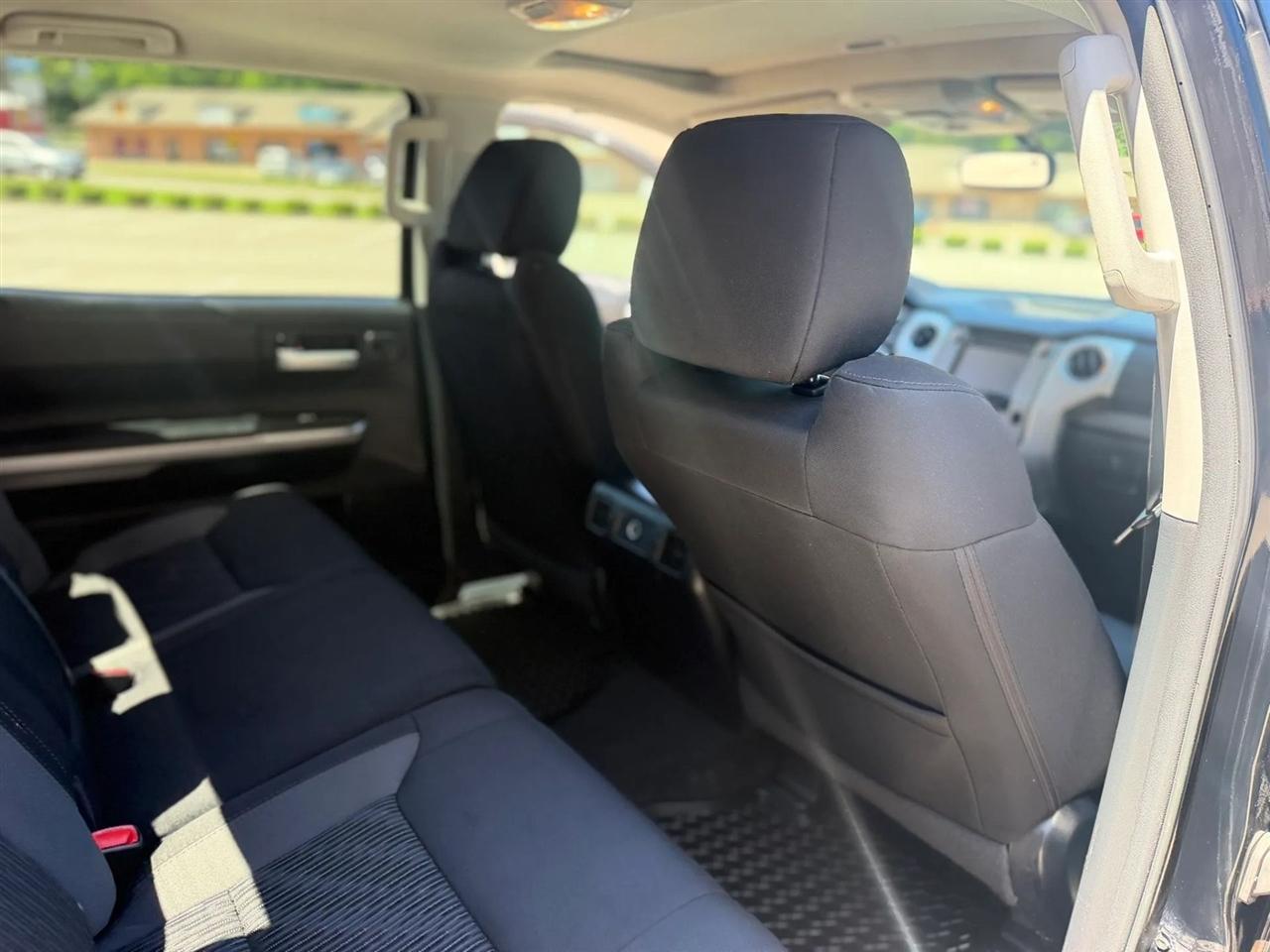 Toyota Tundra 4WD TRD Pro CrewMax 5.5' Bed 5.7L (Natl) 2017