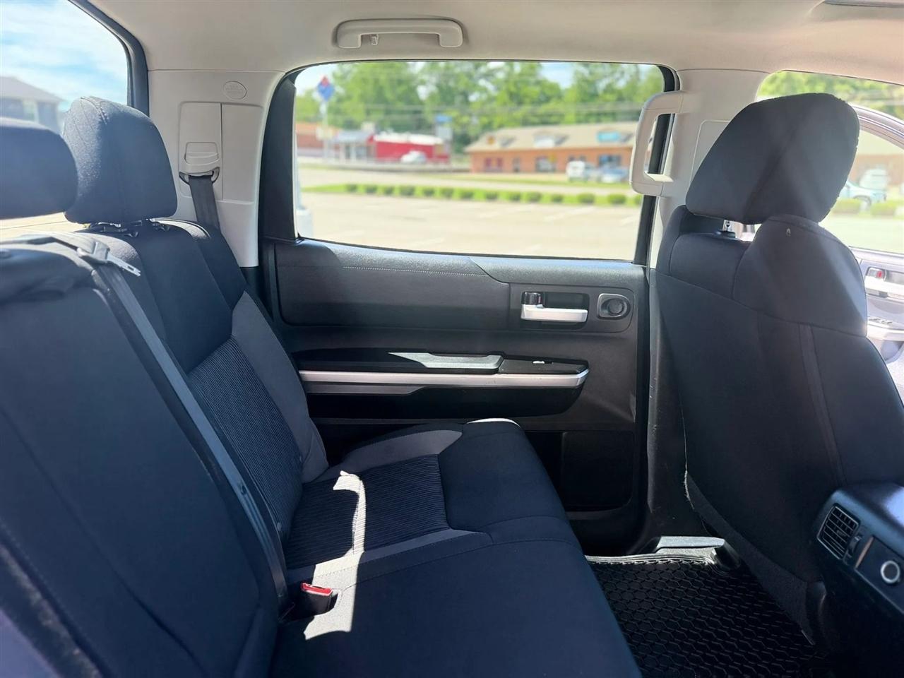 Toyota Tundra 4WD TRD Pro CrewMax 5.5' Bed 5.7L (Natl) 2017