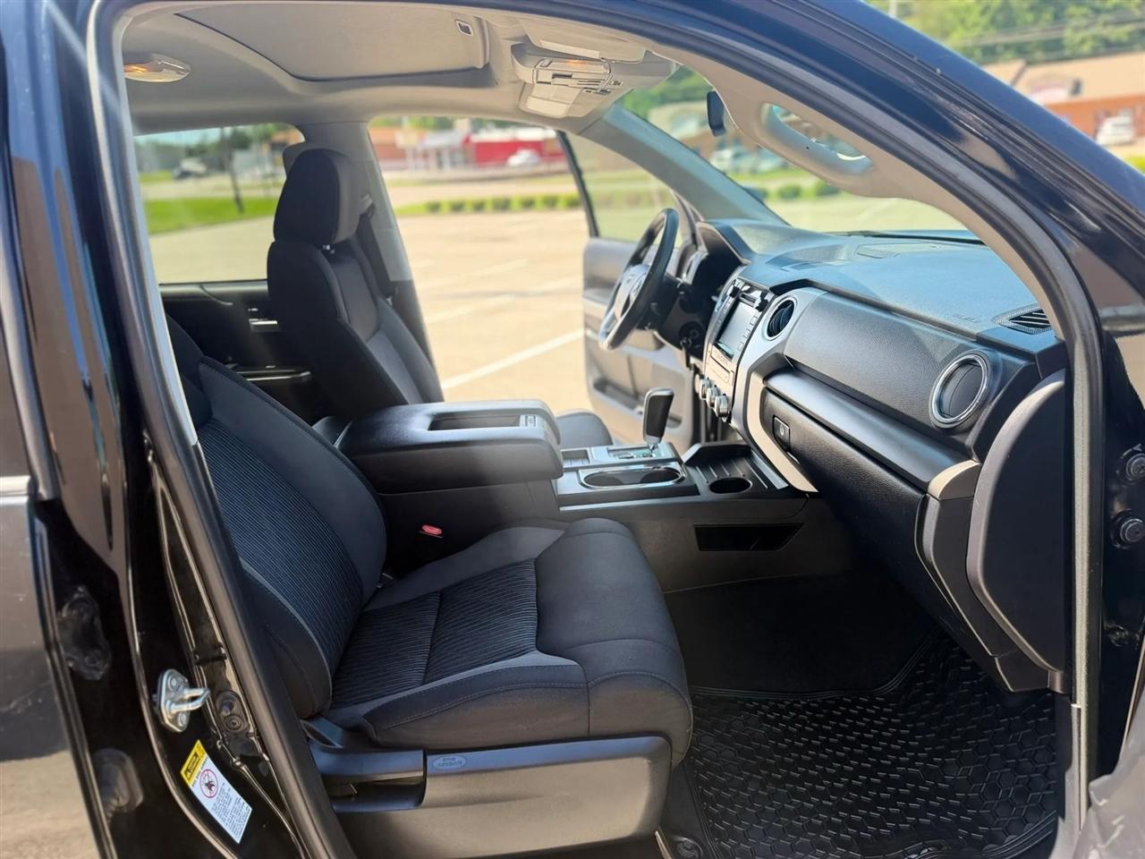 Toyota Tundra 4WD TRD Pro CrewMax 5.5' Bed 5.7L (Natl) 2017