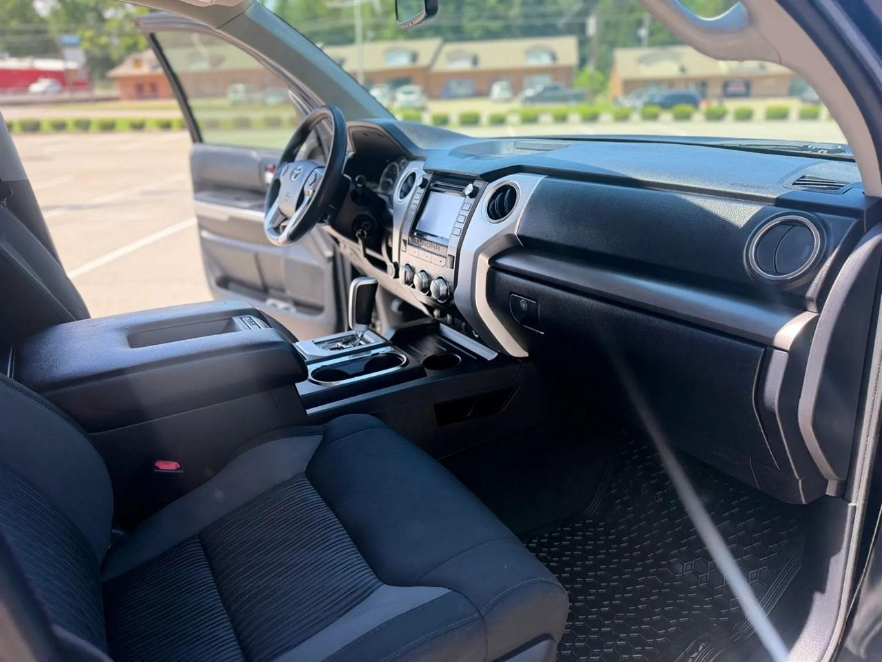 Toyota Tundra 4WD TRD Pro CrewMax 5.5' Bed 5.7L (Natl) 2017