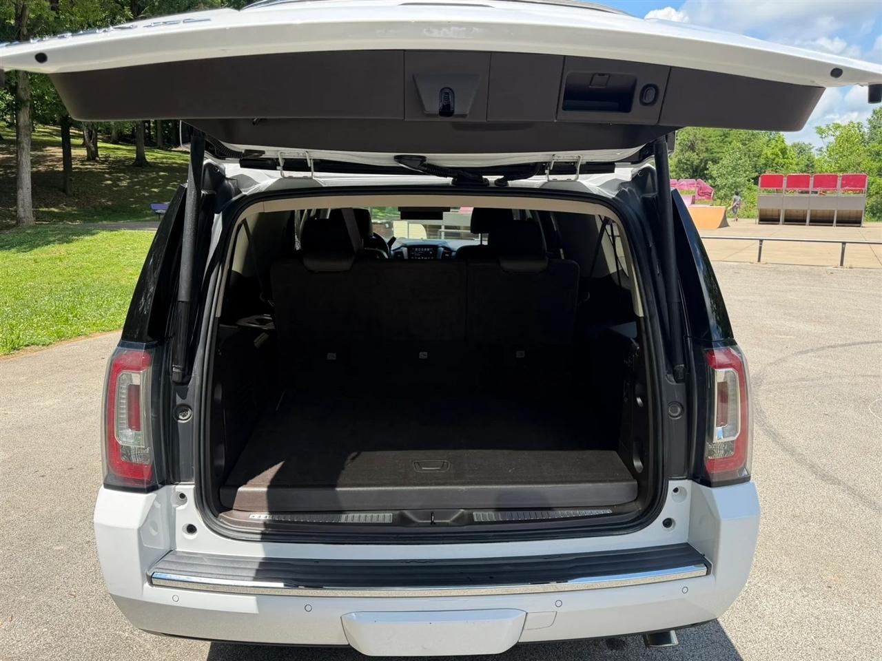 GMC Yukon XL 2WD 4dr Denali 2018